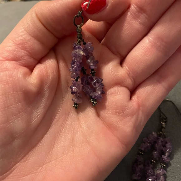SOLD ❌ Purple beaded dangly earrings - Picture 3 of 6